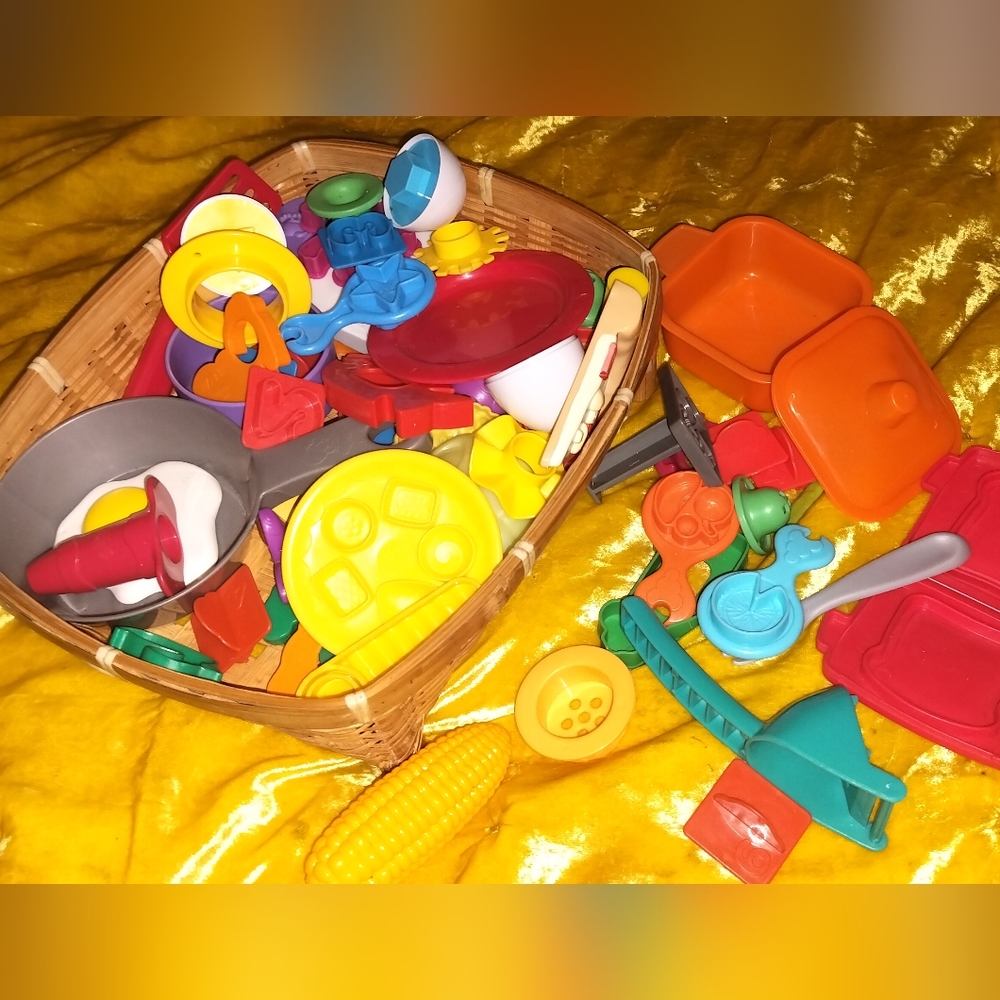 Large playdough accessory bundle - Picture 2 of 3